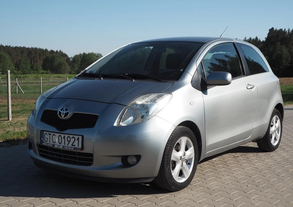 Toyota Yaris cena 8900 przebieg: 210340, rok produkcji 2006 z Chojnice małe 92